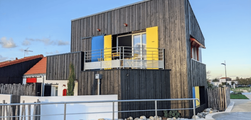 This House Was Built with Recycled Waste – Impressive!